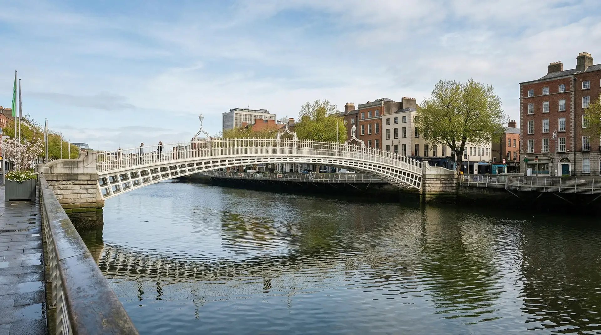 Cliffs of Moher with dramatic Atlantic Ocean coastline in Ireland — OraVisa Ireland visa services from Dubai